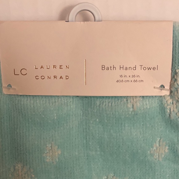 LC Lauren Conrad Polar Bears Hand Towel - Picture 6 of 7